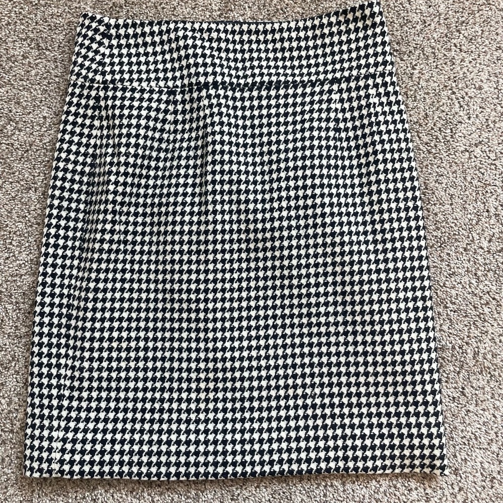 Banana Republic Houndstooth Skirt